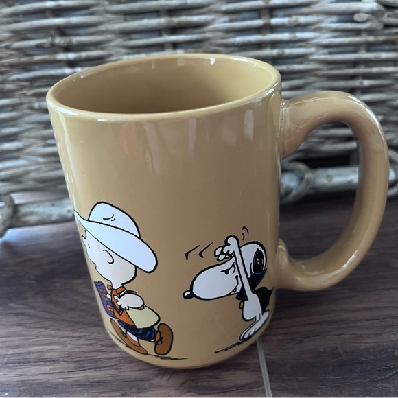 Snoopy and Friends Trick or Treat coffee mug. Halloween - Picture 4 of 6